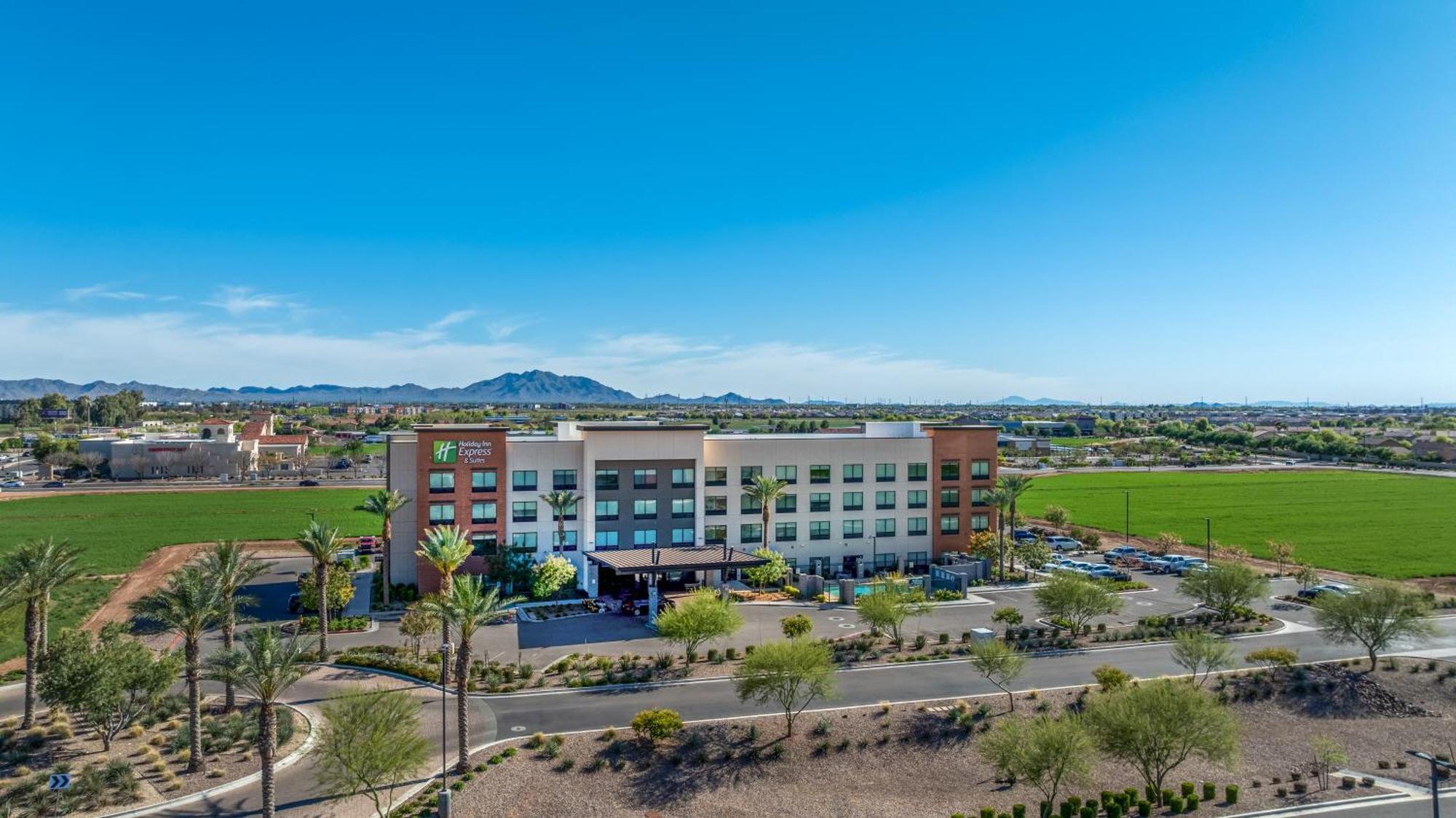 Holiday Inn Express & Suites - Gilbert - Mesa Gateway Airport Exterior foto
