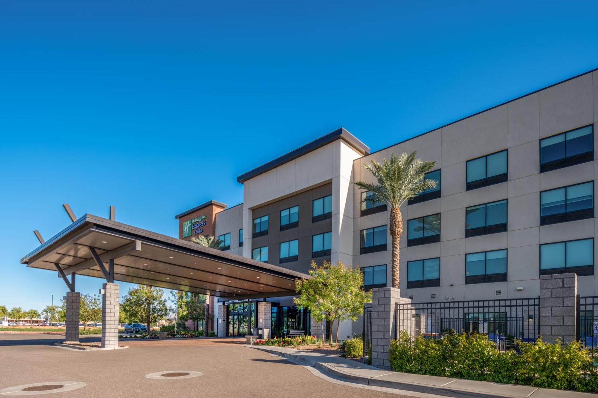 Holiday Inn Express & Suites - Gilbert - Mesa Gateway Airport Exterior foto